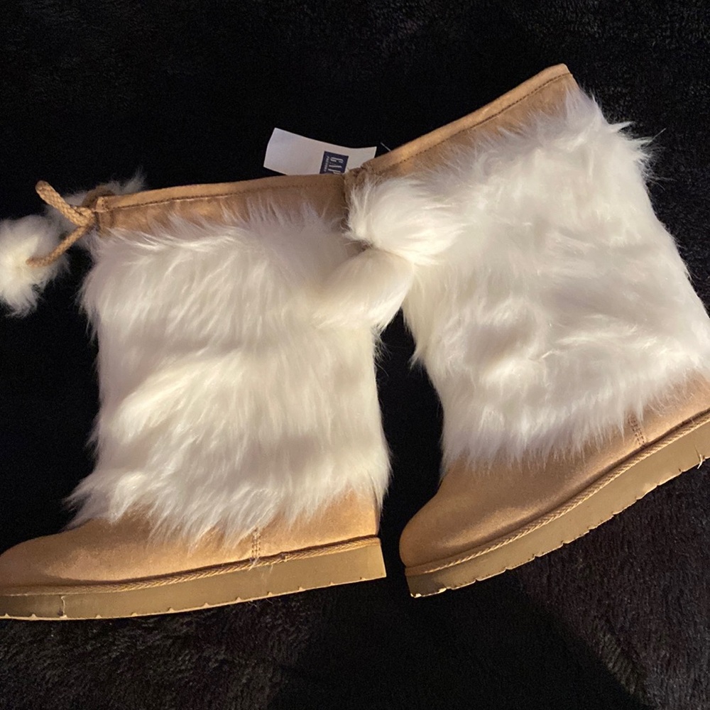 Boots from Gap have four different sizes 1-13-2&12